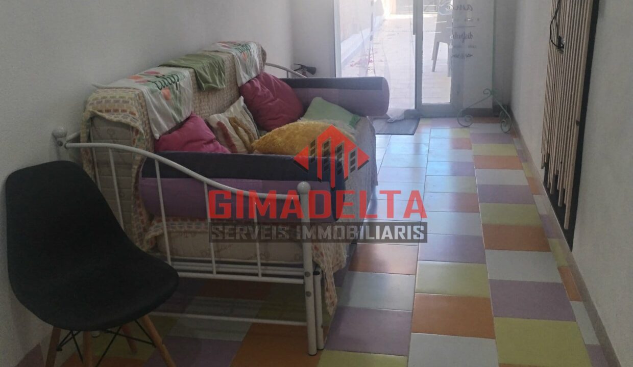 HABITACIÓ-MENJADOR (APARTAMENT)