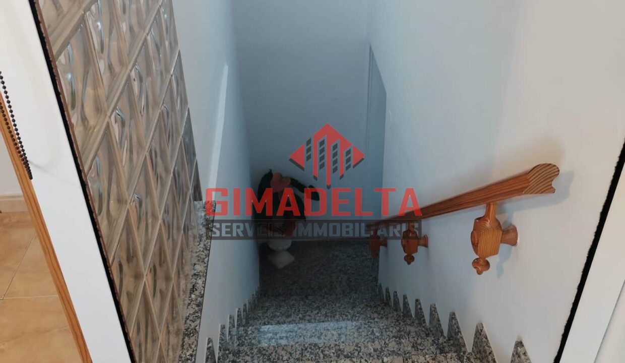 PUJANT D'ESCALES (II)