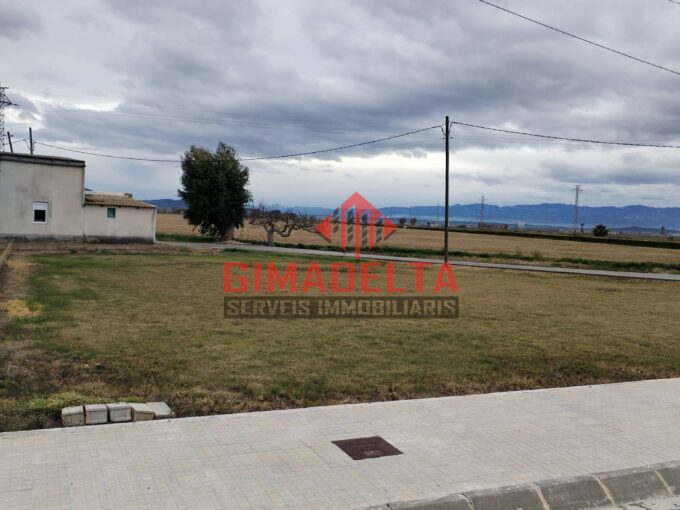 TERRENO URBANO EDIFICABLE EN DELTEBRE * DELTA DEL EBRO (1160)