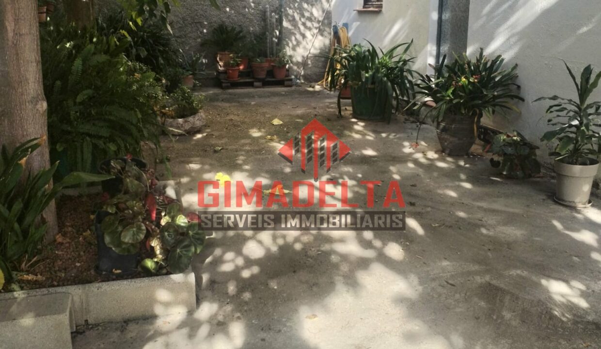 TERRASSA DETRÀS (II)